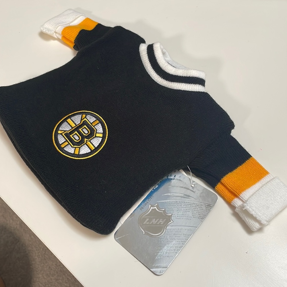 RARE & NWT 🏒NHL Jersey Toque - Boston Bruins (Official NHL) LIMITED EDITION